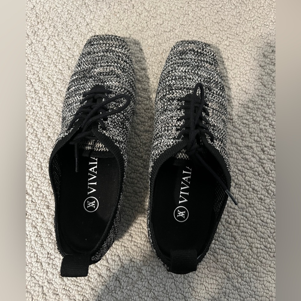 Vivaia Evelyn Square-Toe Wool Oxfords Size EU 35
